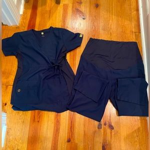 Wonder wink maternity scrubs size S, M x 2